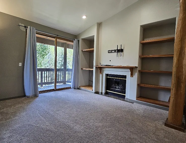 1600 W Pinebrook Blvd S #F8 — Photo 1