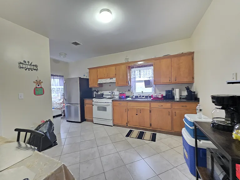1061 Fanny St #2 — Photo 2