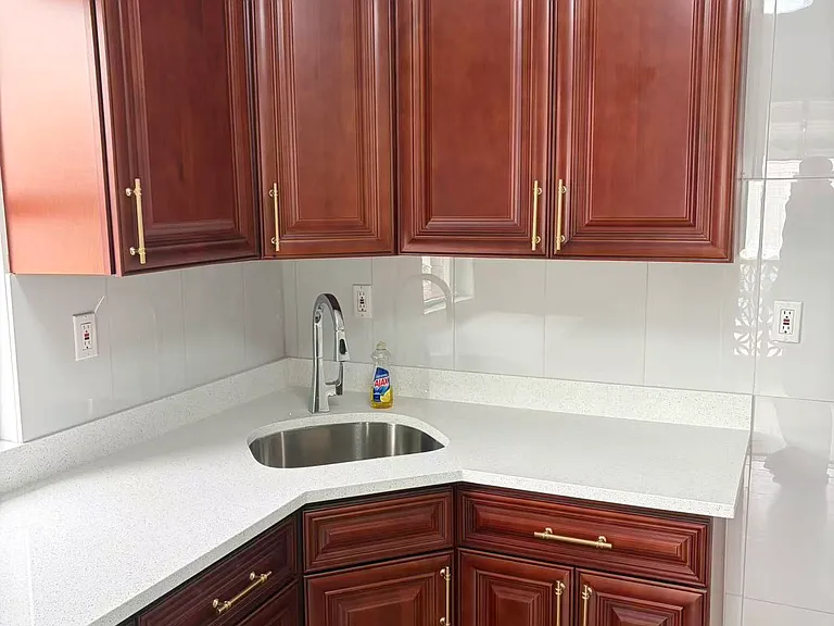 1644 E 33rd St #2 — Photo 1