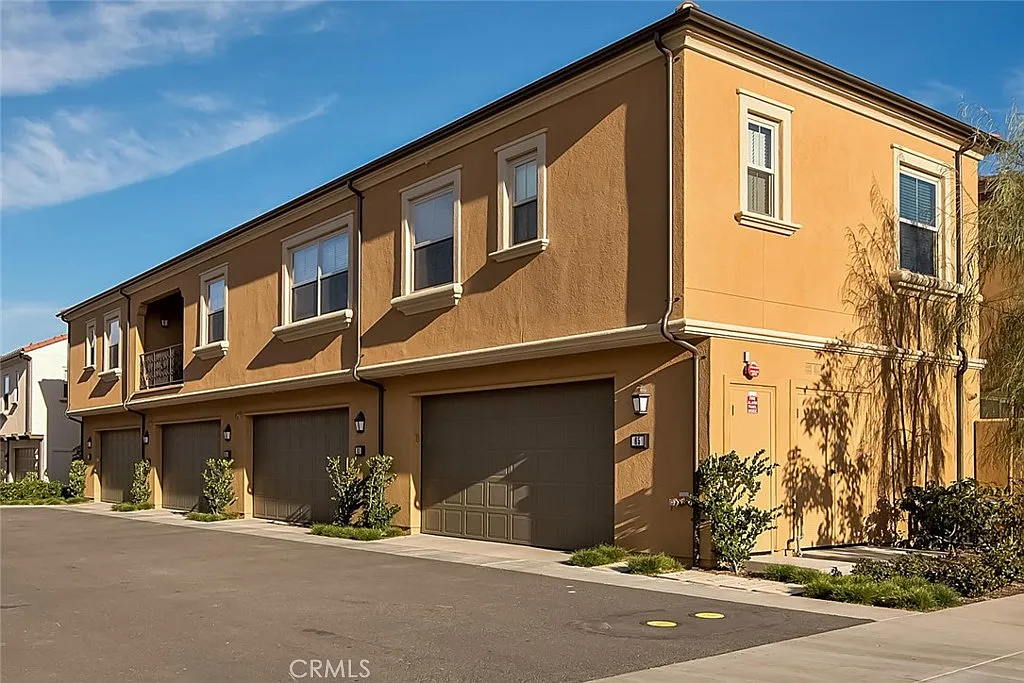 2 bed, 1200 sqft, $3,900 — Photo 3
