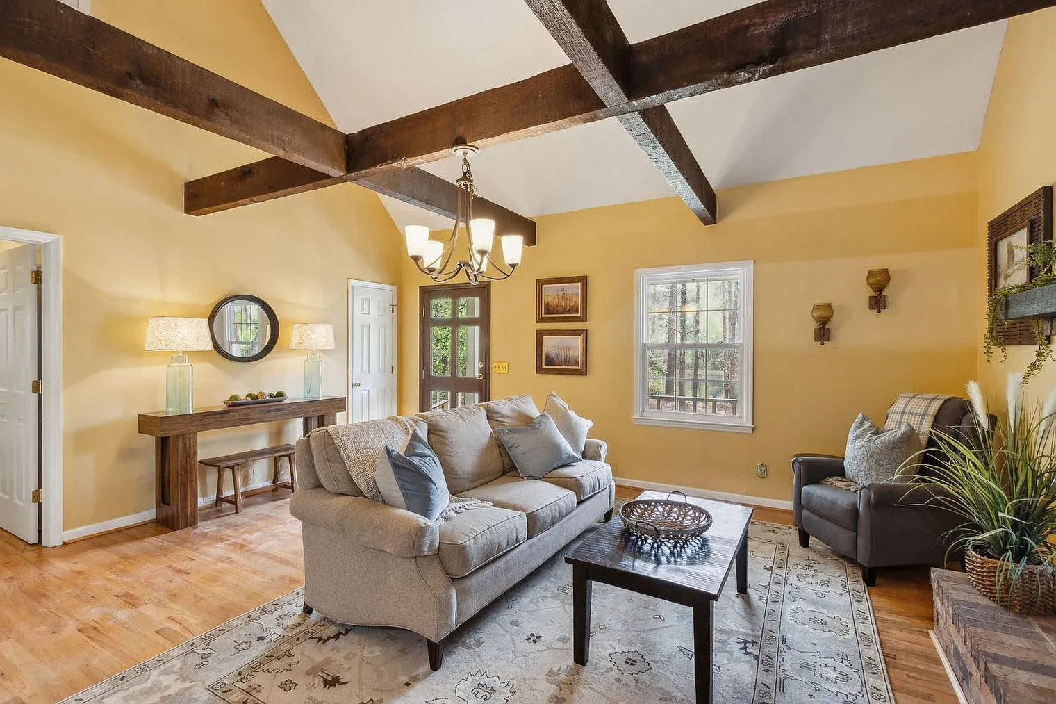 6 bed, 4.0 bath, 4251 sqft, $12,092 — Photo 4