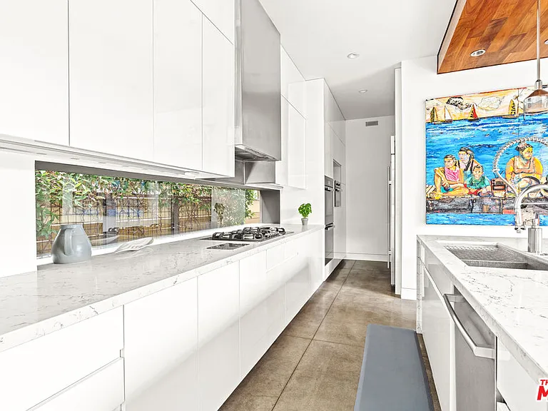 524 Rialto Ave — Photo 12