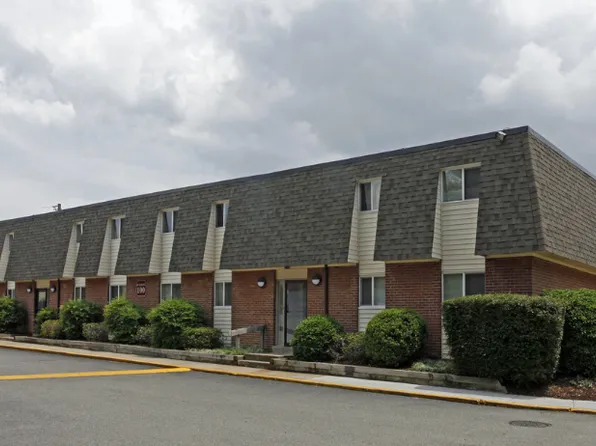 Flats at Newport Crossing