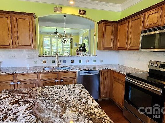 4th image of 9303 Greenheather Dr