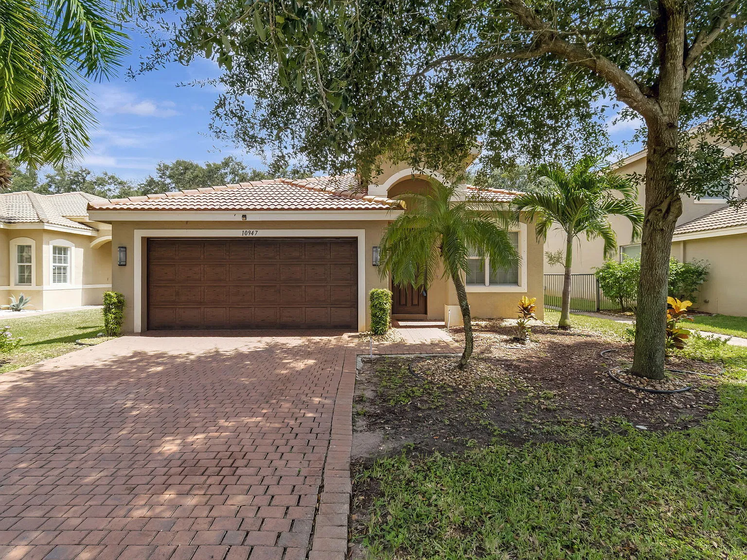 3 bed, 2.0 bath, 1724 sqft, $3,550 — Photo 3