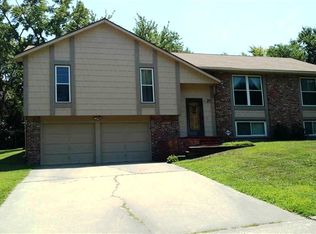 4809 SW Cochise Ave, Topeka, KS 66614
