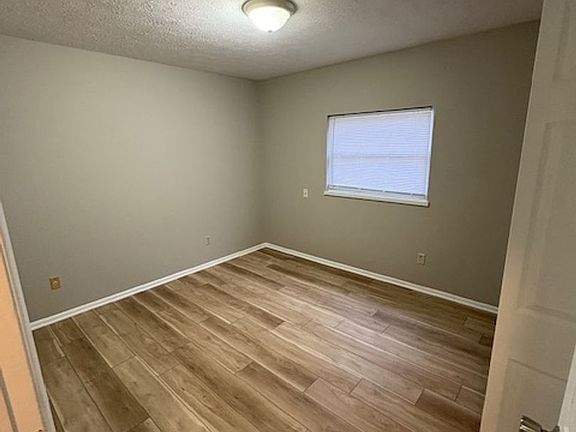 4th image of 760 Klinger Ave APT C