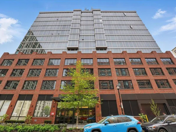 1425 Hudson Street image 1 of 29