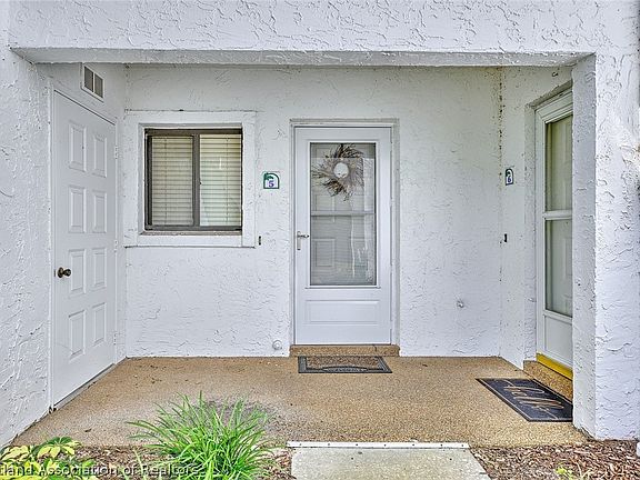 3rd image of 4701 Casablanca Cir #B5