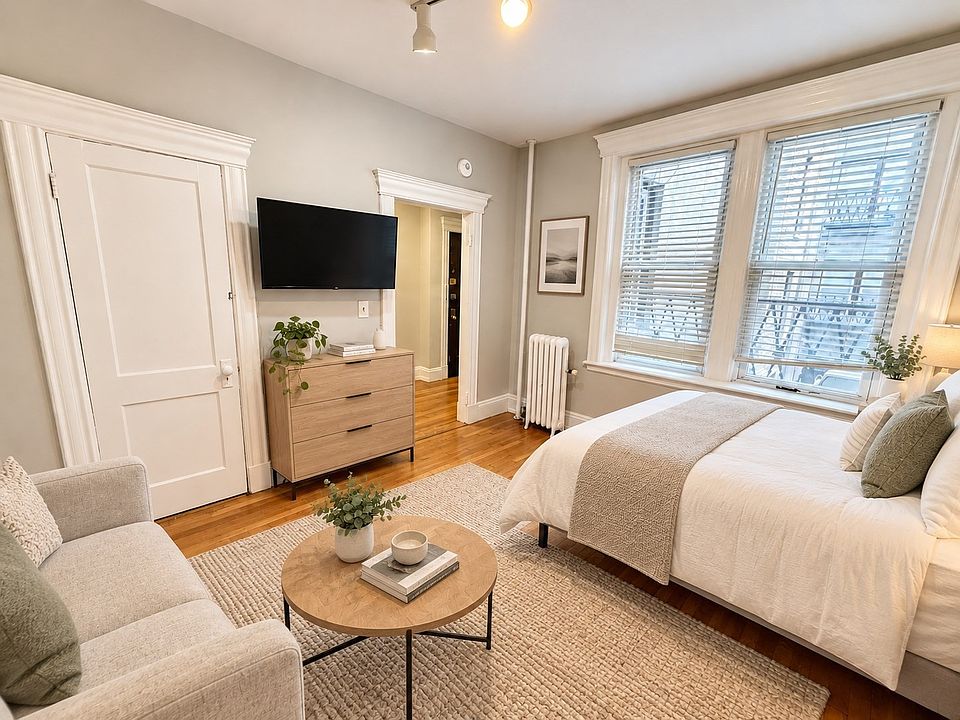 1st image of 65 Park Dr APT 10