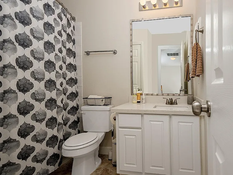 174 N Valley Oaks Cir — Photo 19