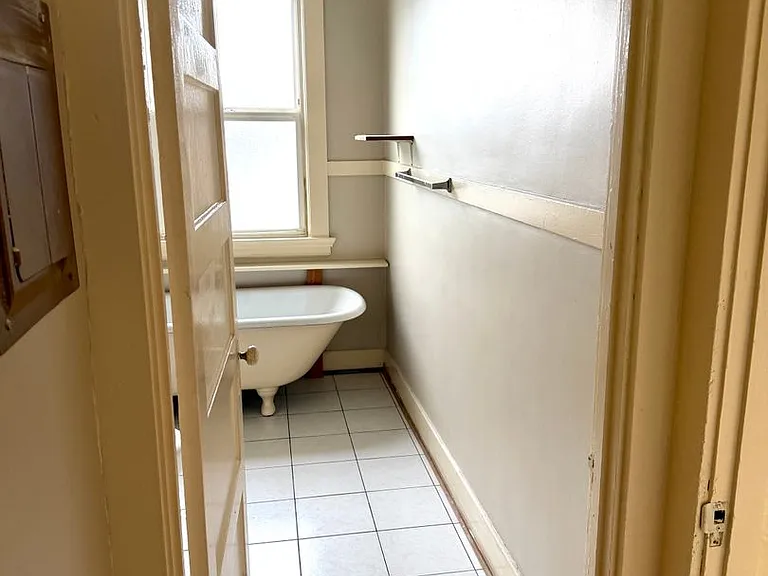 Newcastle Apartments — Photo 9
