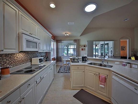 5th image of 10606 Vicenza Ct