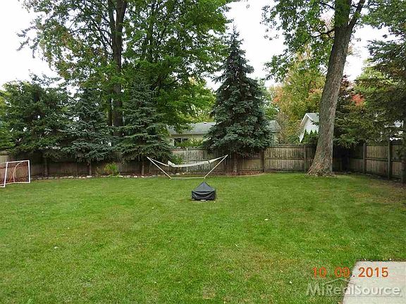 5th image of 3954 Tamarack Dr