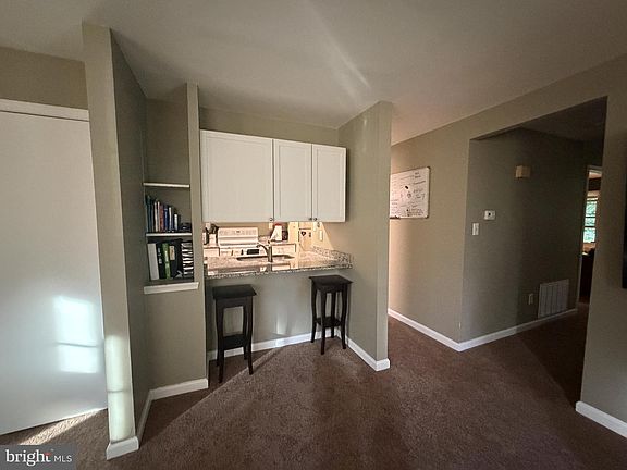 2nd image of 125 Emery Ct