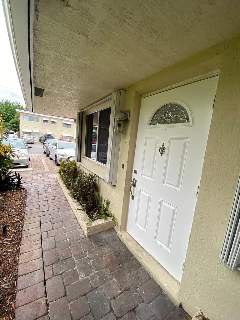 3031 NE 21st Ave — Photo 4