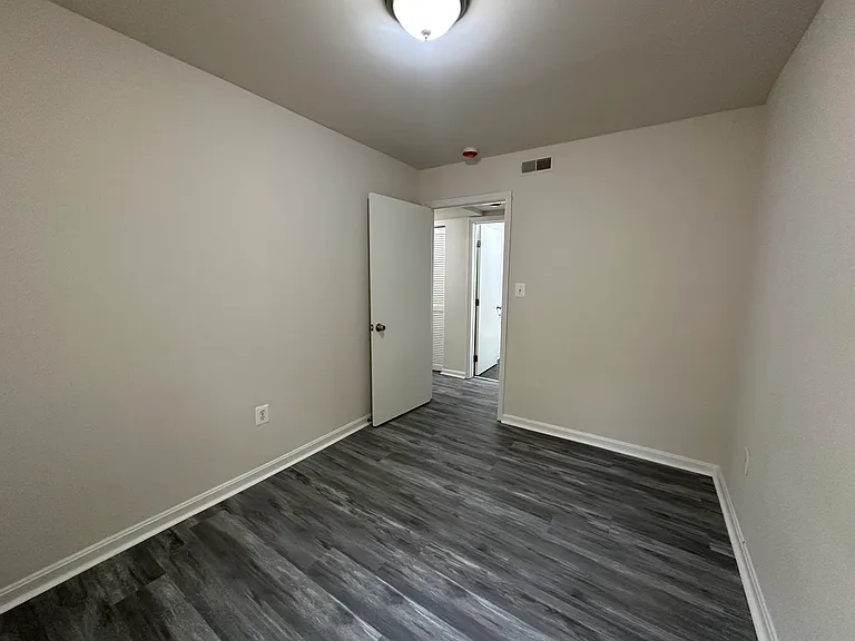 706 Brandywine St SE #203 — Photo 12