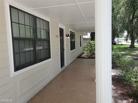3rd image of 5109R Greenglen Ln