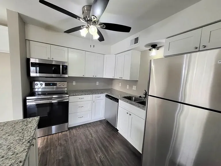 Harrison Point Apartments — Photo 3