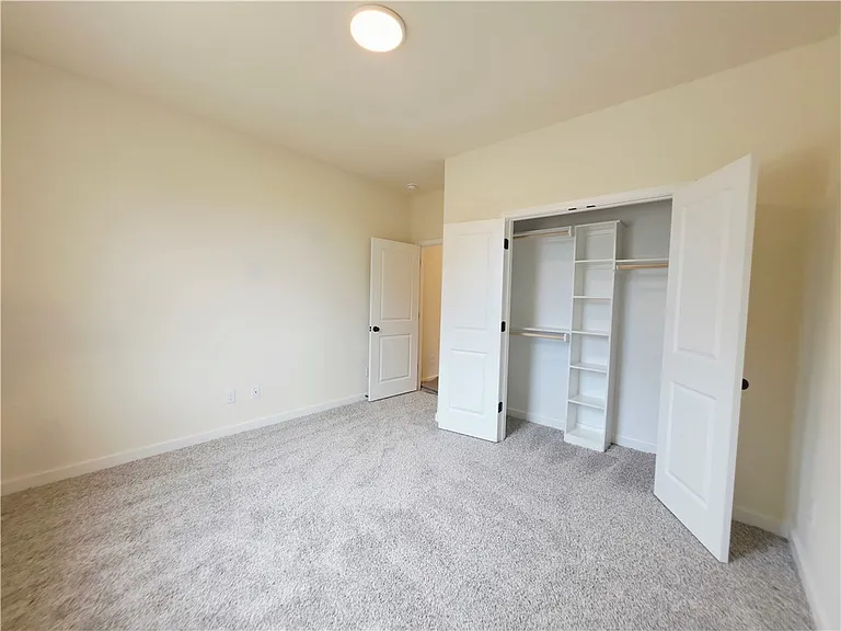 142 E Martin Luther King Dr — Photo 11
