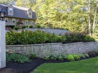 5 Metacomet St, Wrentham, MA 02093