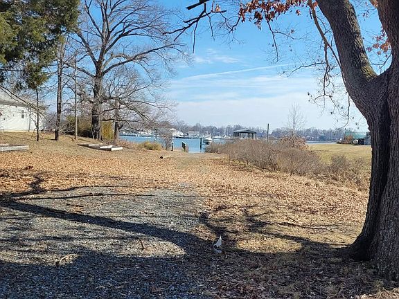 2nd image of Monroe Bay Cir