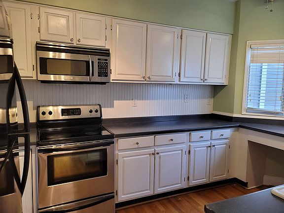 4th image of 738 Victorian Pl