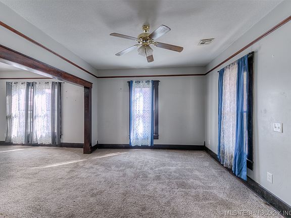 5th image of 1037 E McKinley Ave