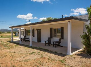 42 Baugus Ln, Edgewood, NM 87015