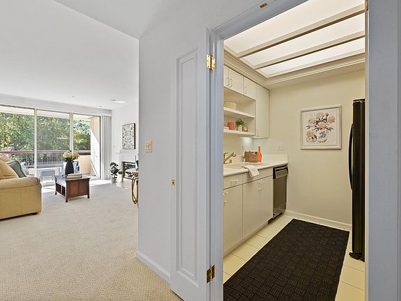 4th image of 400 Deer Valley Road #3J