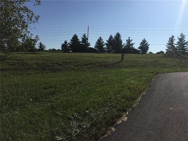 2nd image of 22811 Shadow Glen Dr