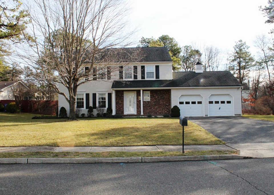 1st image of 129 London Ct