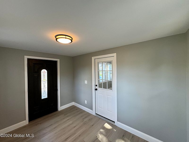 4th image of 2830 Edgewood Avenue