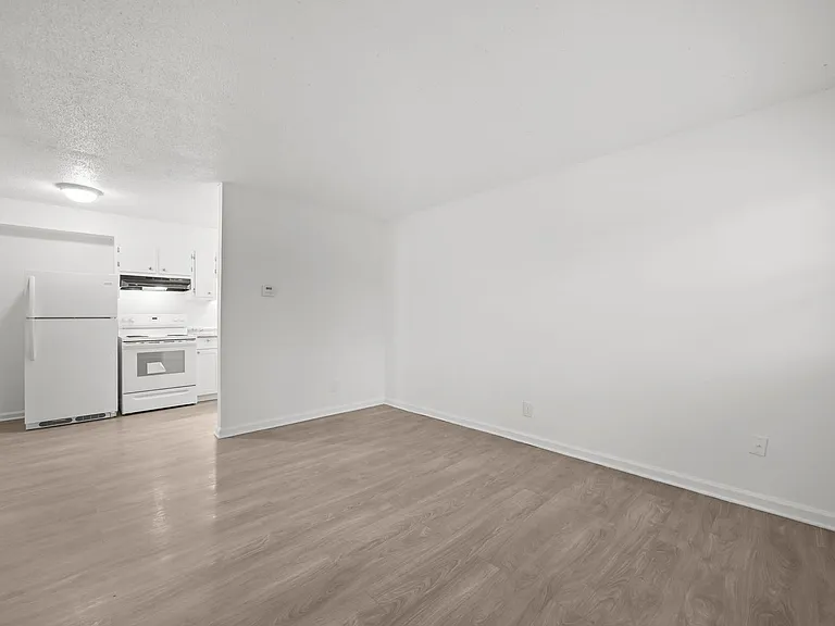 308 W Trinity Ave — Photo 23