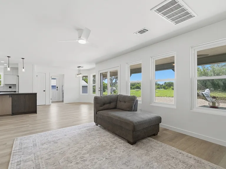 25429 Cove Dr — Photo 4