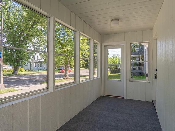 3rd image of 1183 Edgerton St