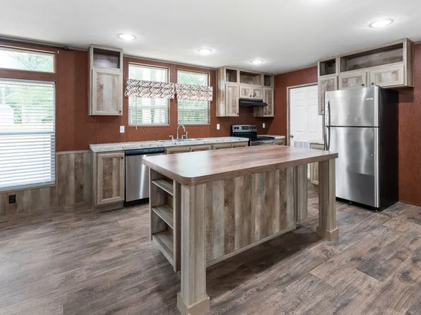 204 Wildflower Dr, Gun Barrel City, TX 75156