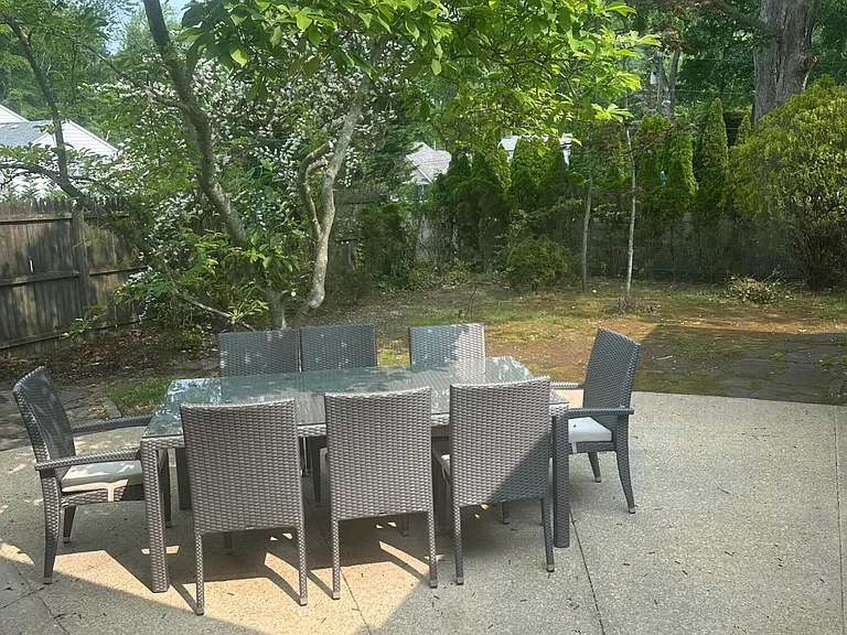 172 Larchwood Ave — Photo 32
