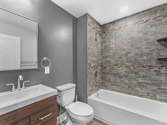 5th image of 482 Summer Ave #1