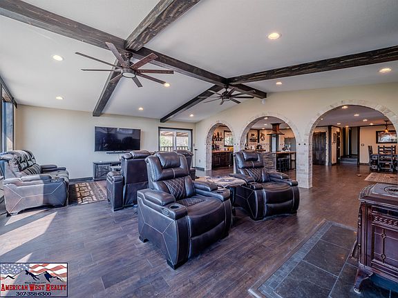 2nd image of 21 Mountainview Rd