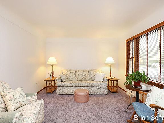 4th image of 6514 Nugget Ave NE