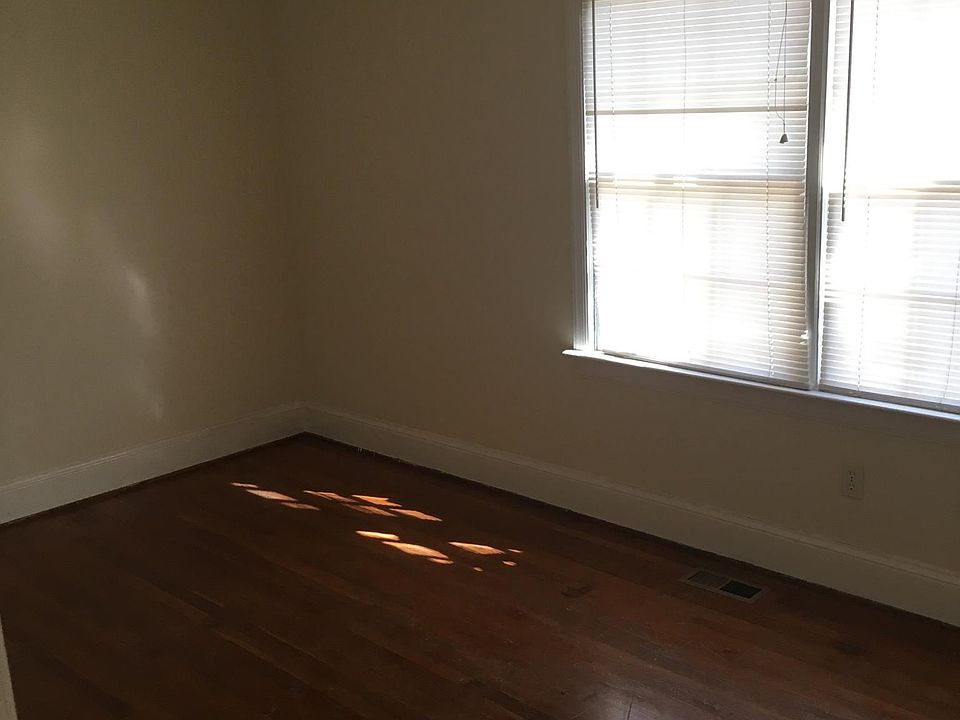 2nd image of 526 Heather Dr