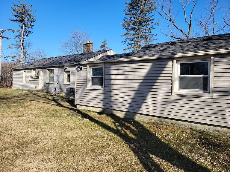 30003 W Ten Mile Rd — Photo 3