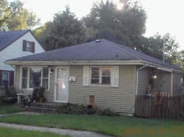 329 S Fulton Ave, Bradley, IL 60915