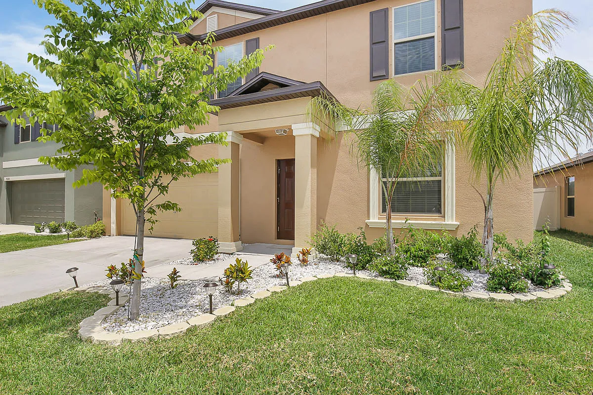 7322 King Creek Dr — Photo 2