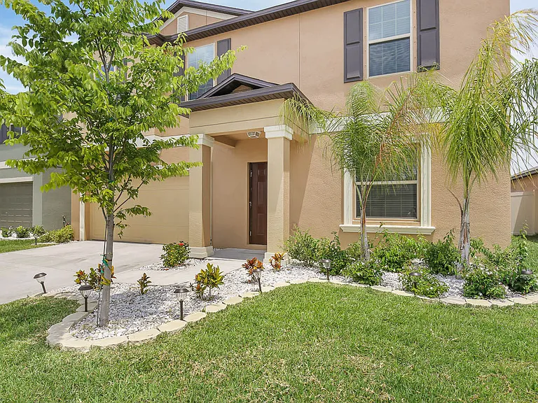 7322 King Creek Dr — Photo 2