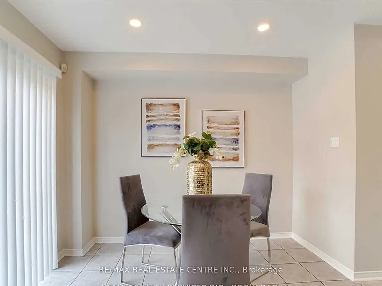 92 Lake Louise Dr #UPPER — Photo 10