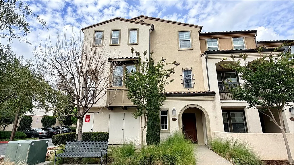 Building Photo - 909 Santa Fe Ave #A