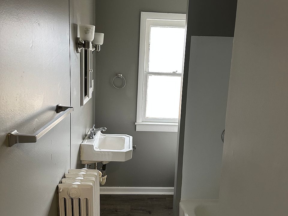 2nd image of 676 Strong Ave #B