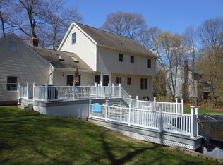 18 Devonshire Ln, Madison, CT 06443